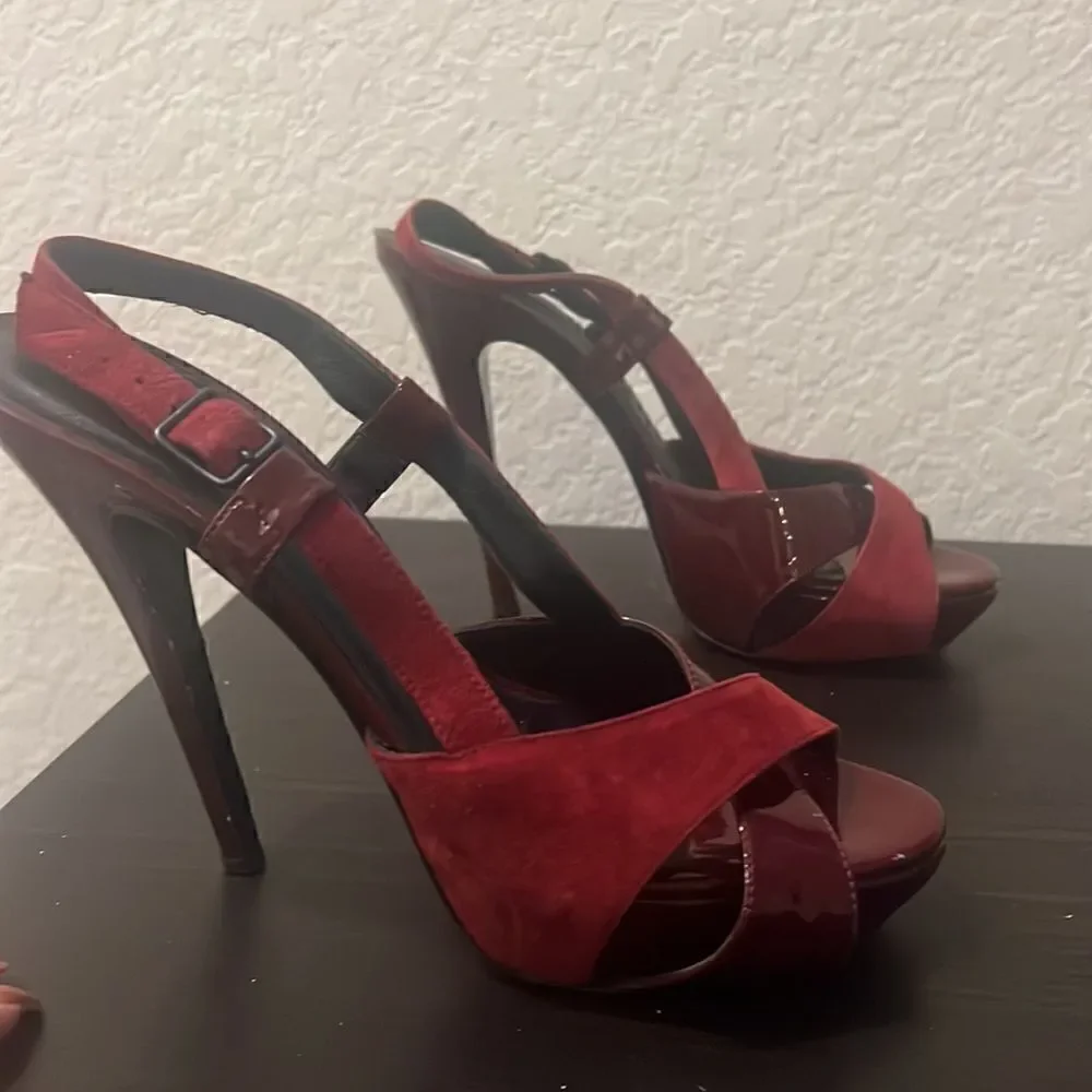 Beautiful Maroon Red Heel - Suede Size 39 - Rock & Republic Heel - LIKE NEW
